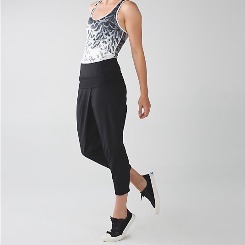 Lululemon Dance to Yoga Pant sz 6